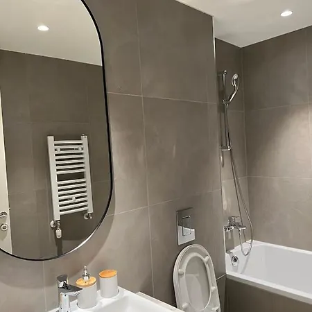 Waterfront - Na Vodi-metropolitan Hotel