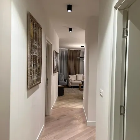 Waterfront - Na Vodi-metropolitan Apartment